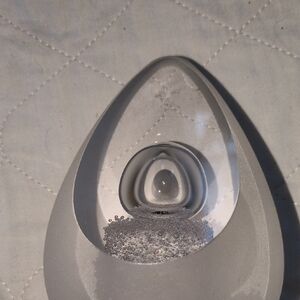 Elegant Frosted Glass Teardrop Sculpture Steuben Style